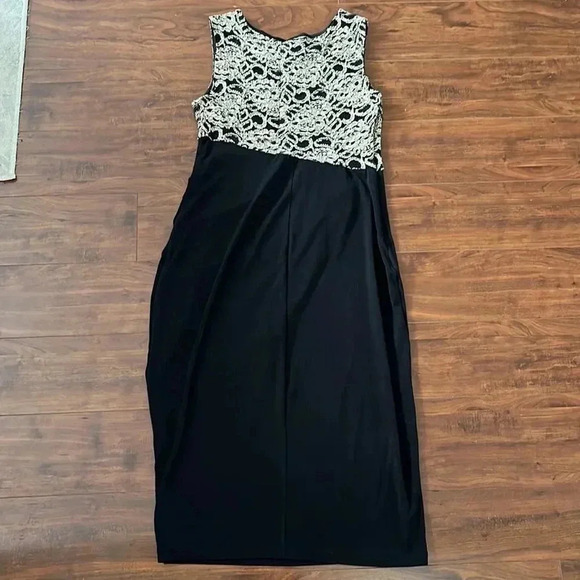 Black dress with lace top - Picture 8 of 10